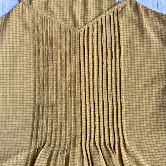 SANCTUARY mustard yellow pleated front, light ruffle trim sleeveless V neck top - Picture 4 of 10